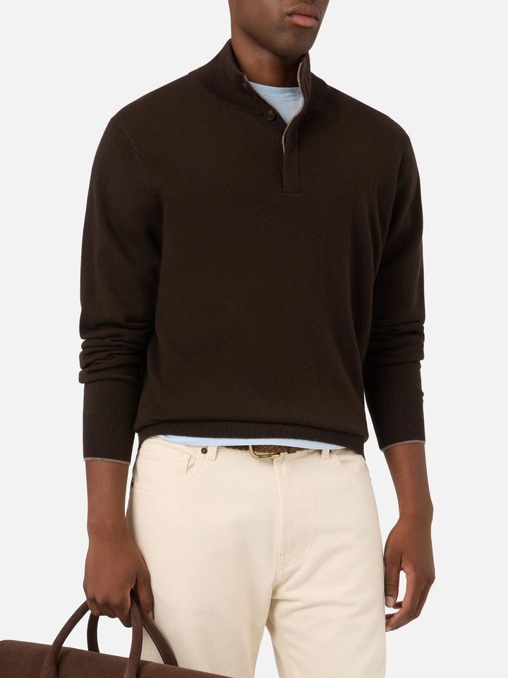 Maglia con bottoni in merino e cashmere Marlow marrone scuro