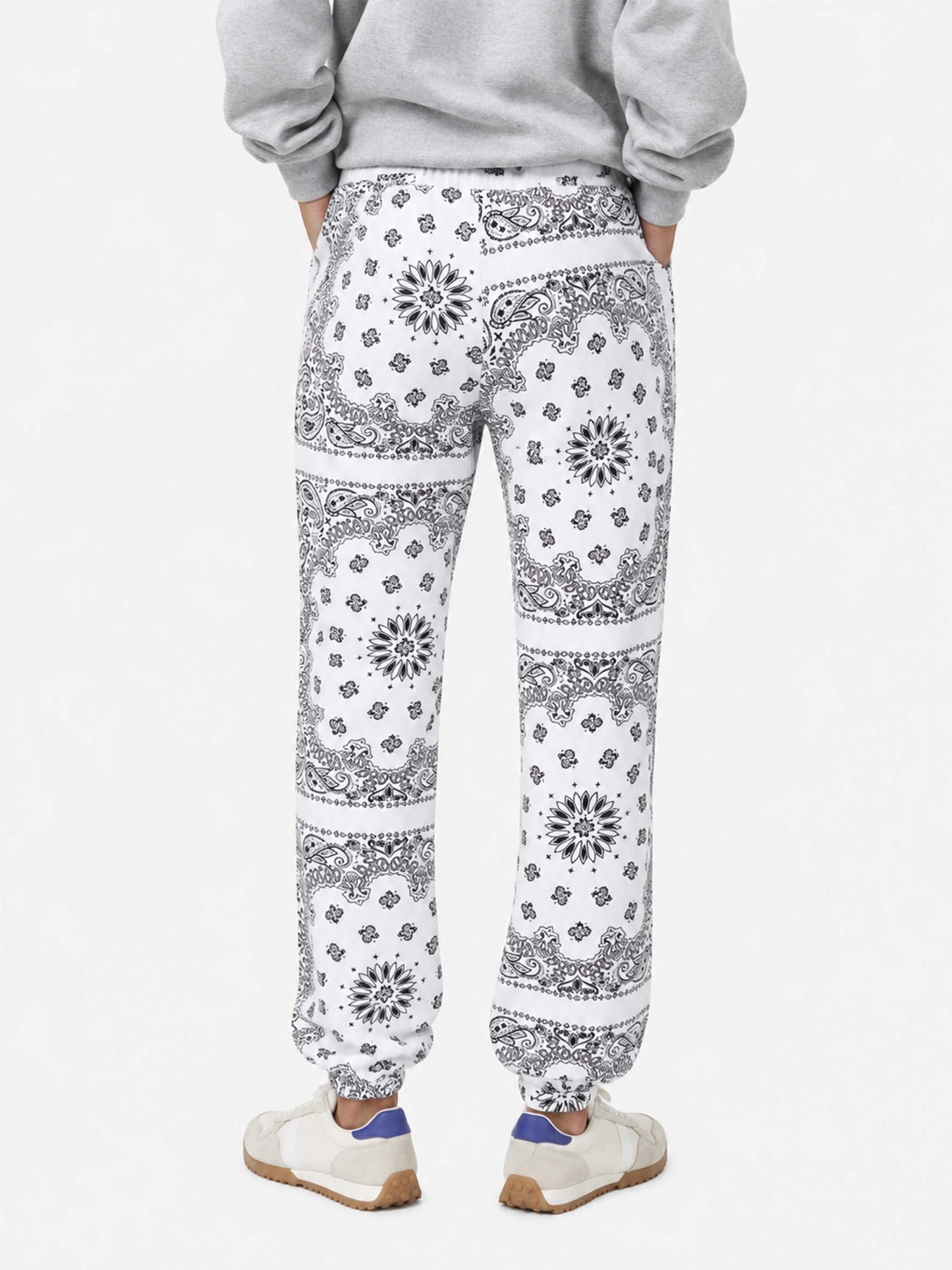 Joggers de algodón con estampado bandanna 