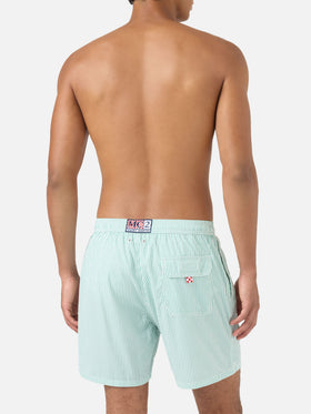 Bañador shorts de seersucker a rayas Patmos en verde salvia y blanco 