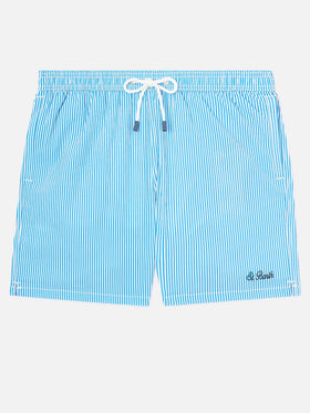 Patmos Seersucker-gestreifte Badeshorts in Bluette und Weiß 