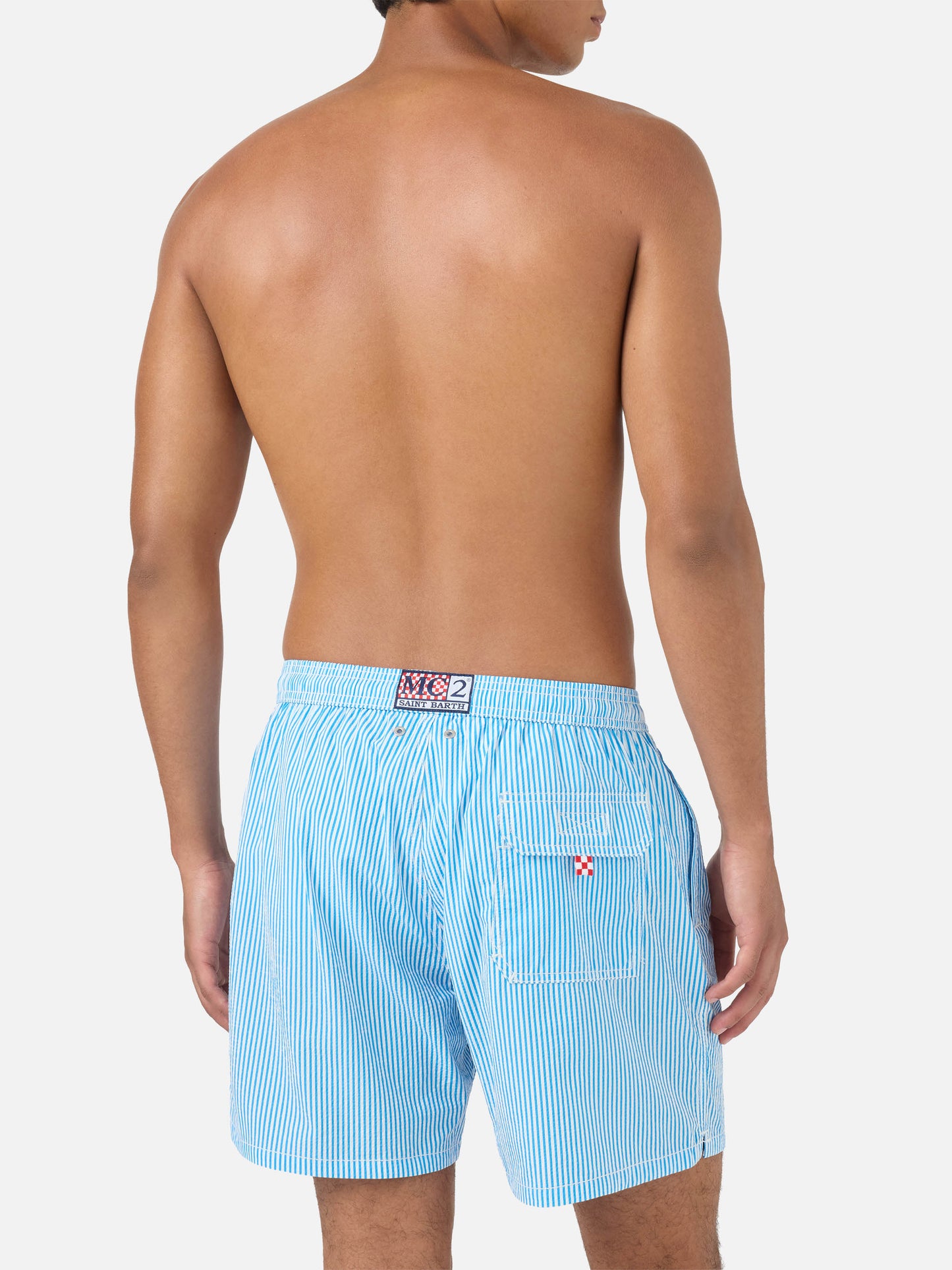 Patmos Seersucker-gestreifte Badeshorts in Bluette und Weiß 