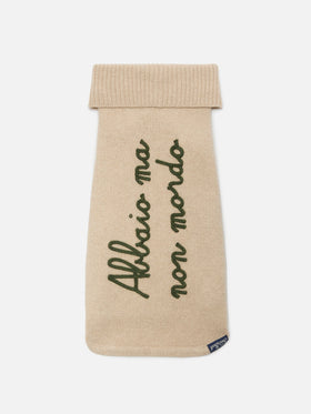 Dog sweater with Abbaio ma non mordo embroidery