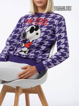 Woman crewneck pied de poule sweater with Snoopy jacquard | SNOOPY PEANUTS™ SPECIAL EDITION