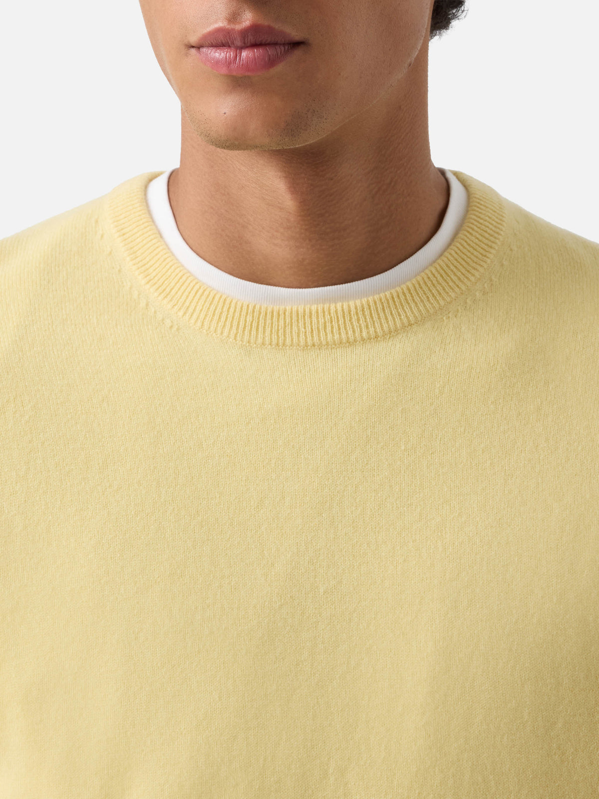 Pull Regent à col rond en cachemire jaune 