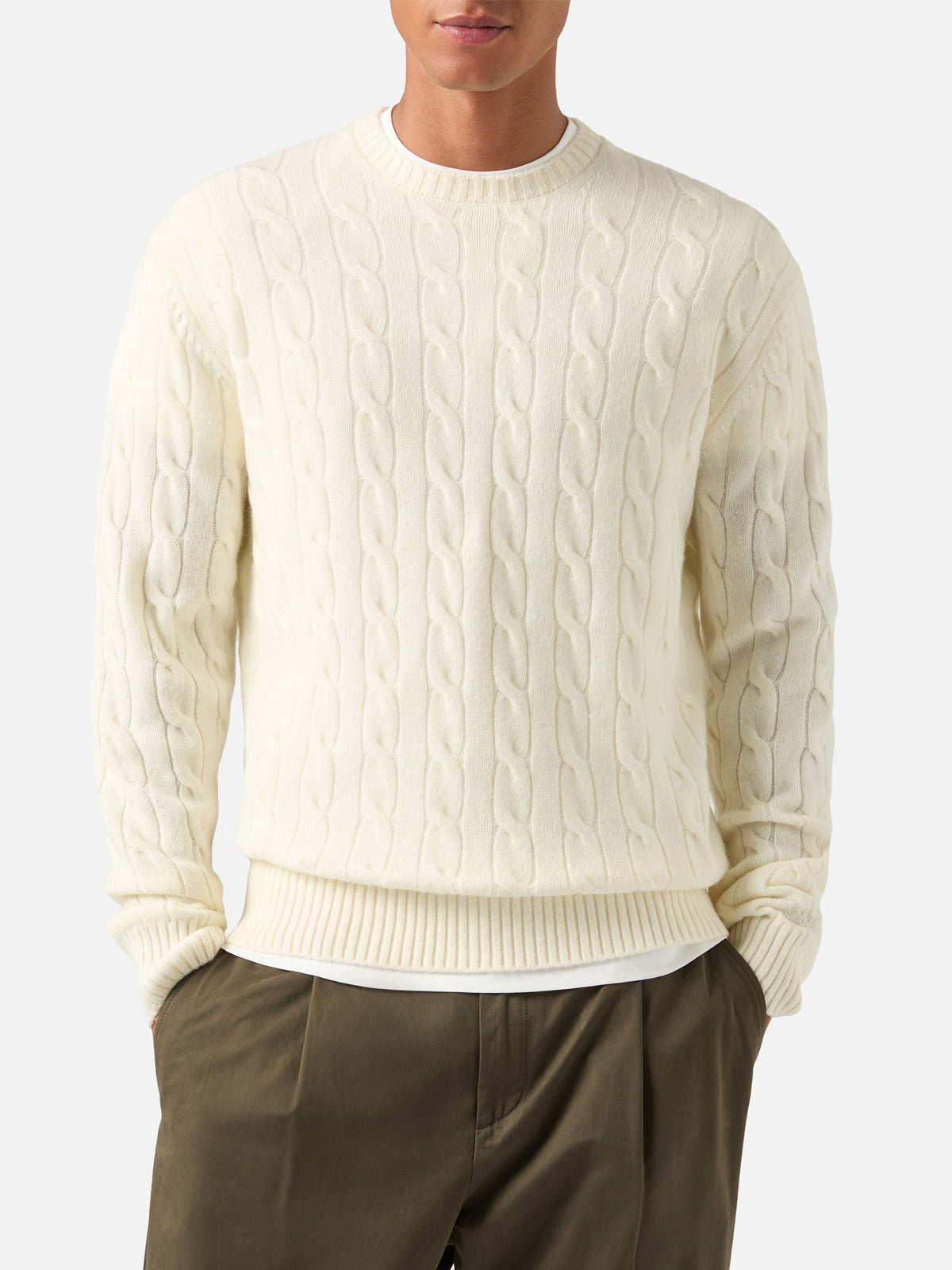 Pull col rond Regent en laine off white avec maille torsadée 