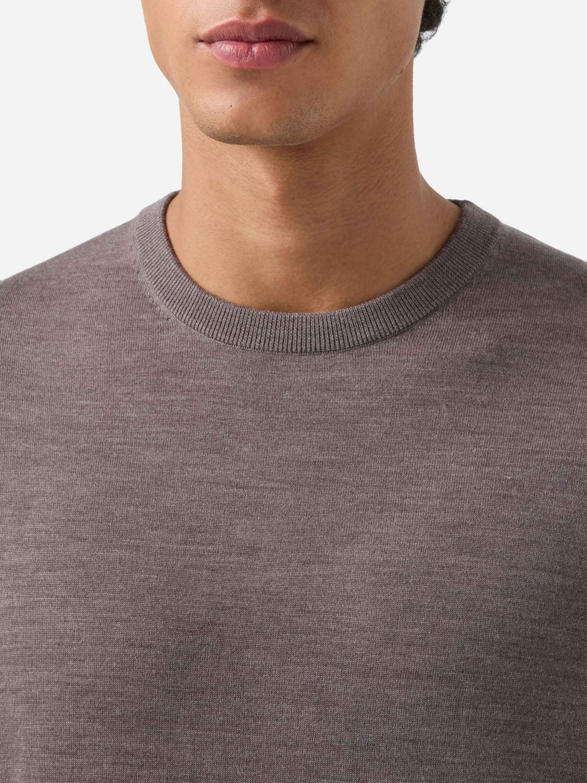 Rundhals-Regent aus camel Merino 