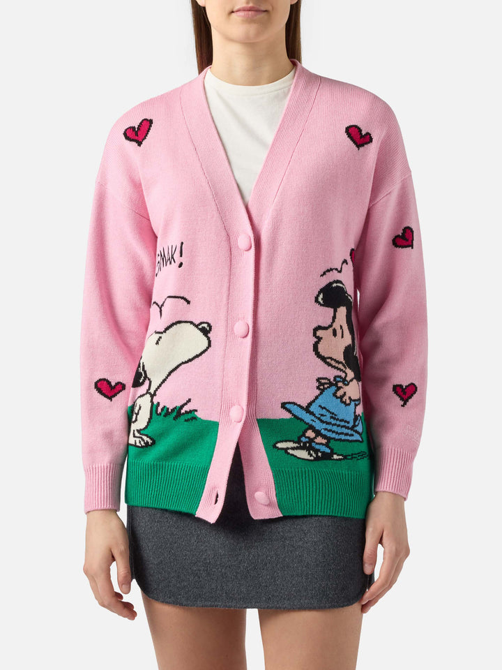 Sasi Strickjacke aus Kaschmir-Mischgewebe in Rosa mit Snoopy-Jacquardmuster | PEANUTS SONDEREDITION