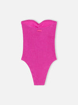 Costume intero da donna senza spalline fucsia in lurex Soleil