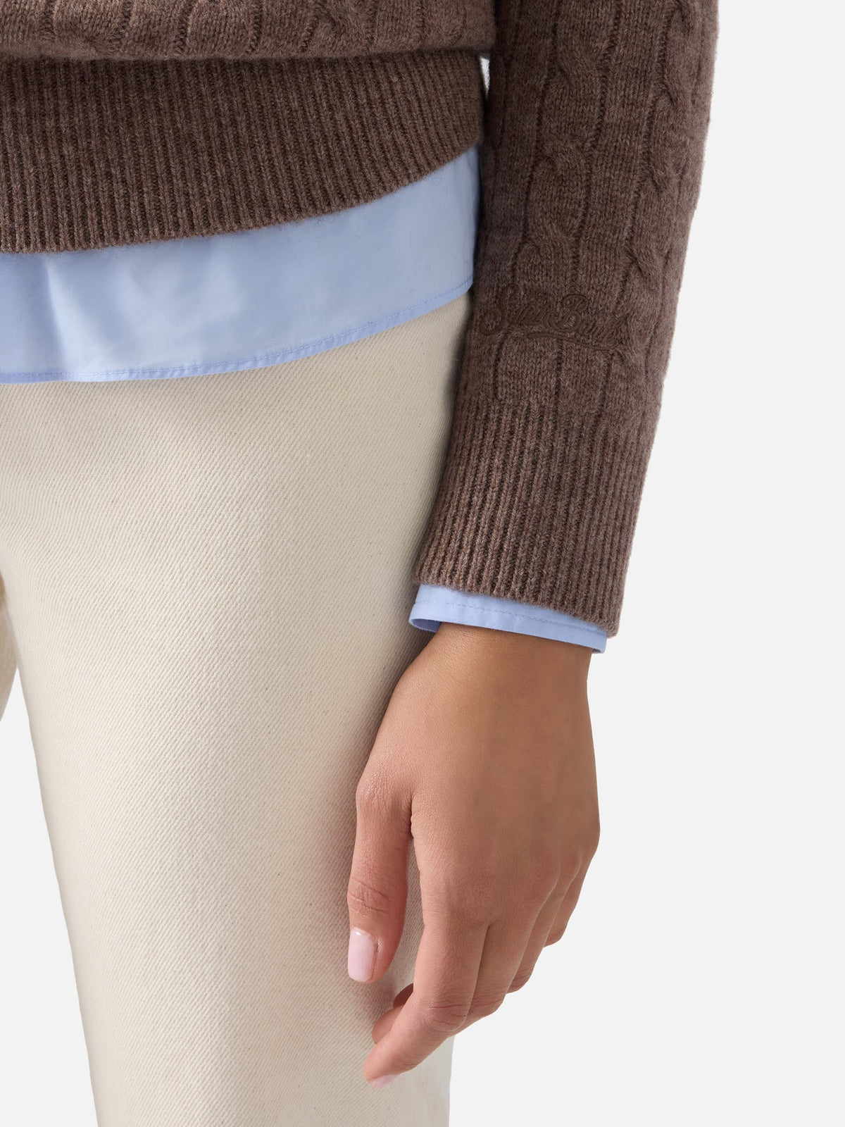 Woll-Strickpullover Sorbonne Nut mit Rundhalsausschnitt und Zopfmuster 