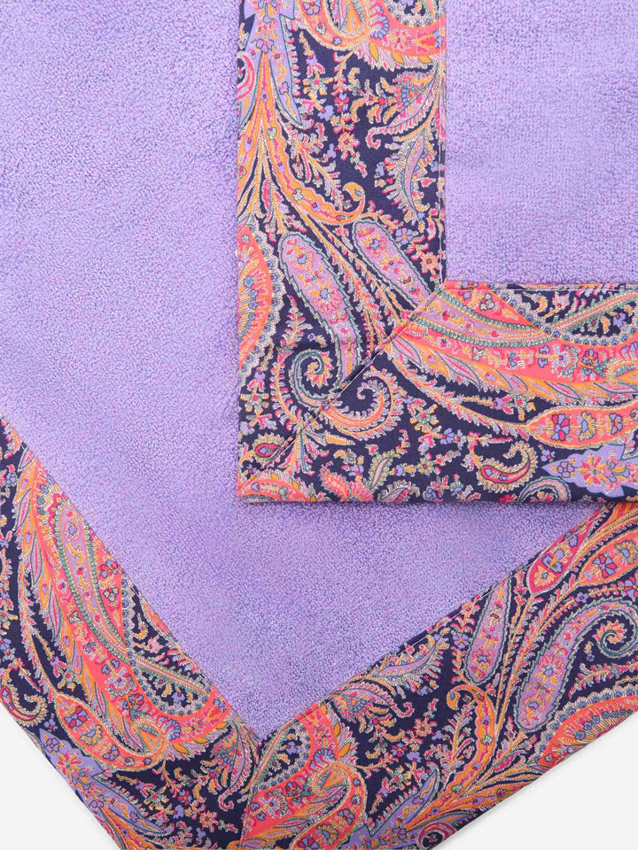 Asciugamano lilla con cornice paisley | REALIZZATO CON TESSUTO LIBERTY