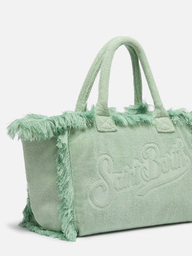 Vanity Terry – Tragetasche in Salbeigrün mit geprägtem Logo
