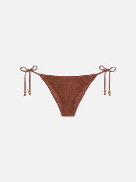 Slip de baño Virgo de rizo marrón con charms 