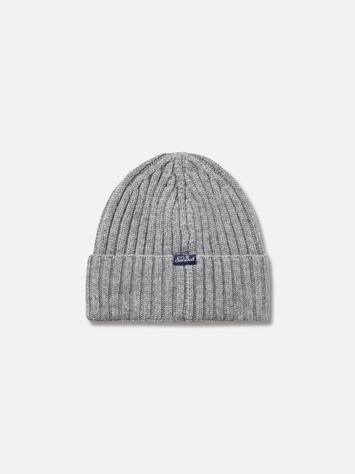 Cappello da uomo grigio melange a coste Wengen con ricamo All you need is Bombardino | INSULTI LUMINOSI SPECIAL EDITION