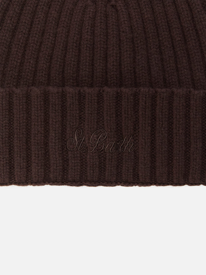 Wengen beanie in brown wool with St. Barth embroidery on the turn-up
