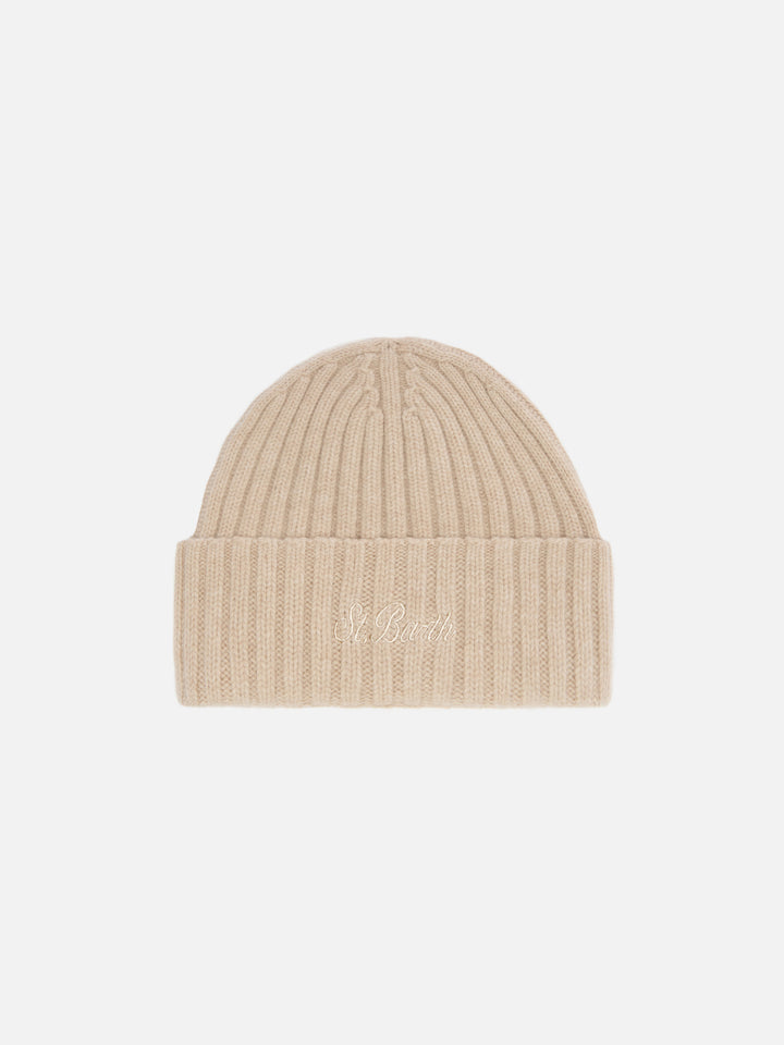 Berretto Wengen in lana beige con ricamo St. Barth sul risvolto