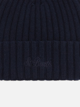 Wengen beanie in navy blue with St. Barth embroidery on the turn-up