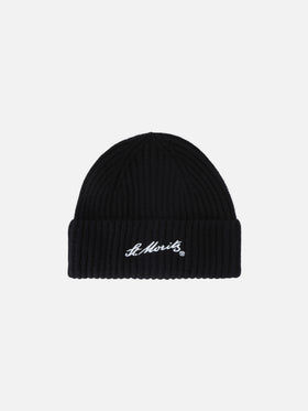 Gorro Wengen de cashmere negro con bordado St. Moritz | Special edition 