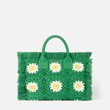 Colette-Handtasche mit gehäkelten Blumenaufnähern