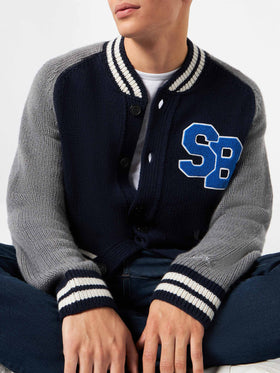 Bomber Benjamin in maglia blu navy stile college