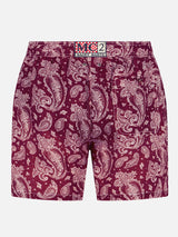 Herren-Badeshorts aus leichtem Stoff mit burgunderrotem Paisley-Print