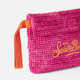 Fuchsia-Bast-Pochette mit Saint-Barth-Stickerei