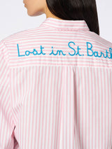 Gestreiftes Brigitte-Baumwollhemd für Damen mit „Lost in St. Barth“-Stickerei