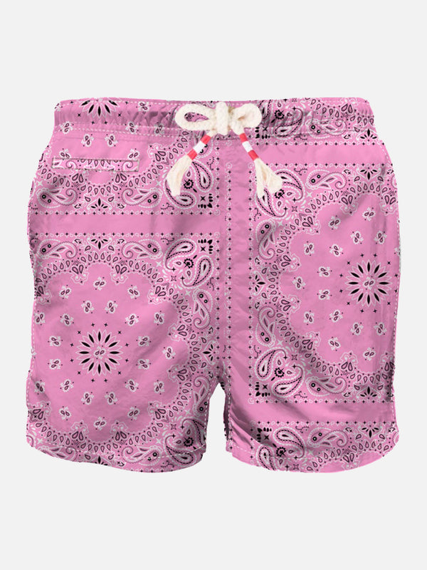 Herren-Badeshorts mit rosa Bandana-Aufdruck