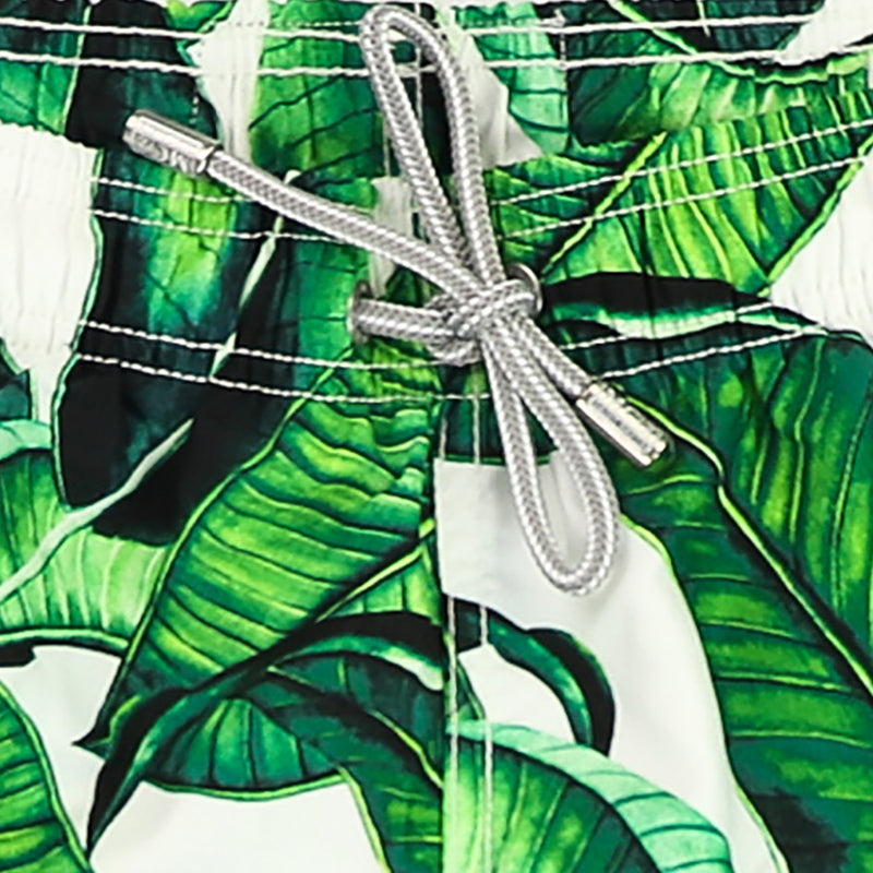 Mittellange Badeshorts mit Bananenblätter-Print