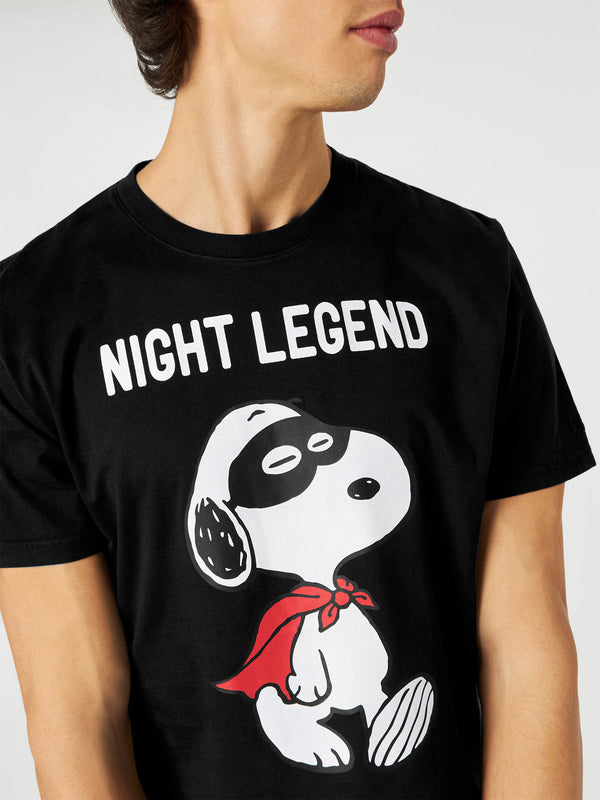 Herren-T-Shirt aus Baumwolle mit Snoopy-Nacht-Legende-Aufdruck | SNOOPY – PEANUTS™ SONDEREDITION