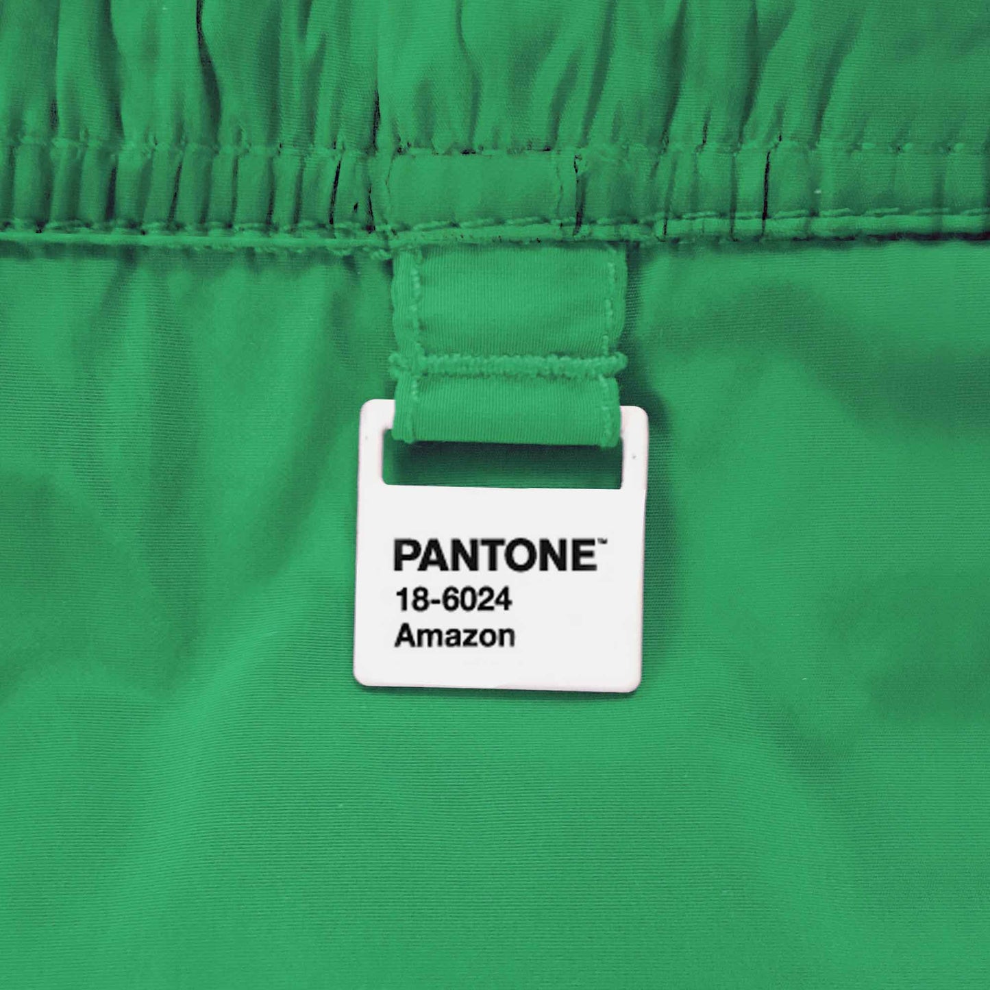 Grüne Badeshorts für Jungen | PANTONE® SONDERAUSGABE