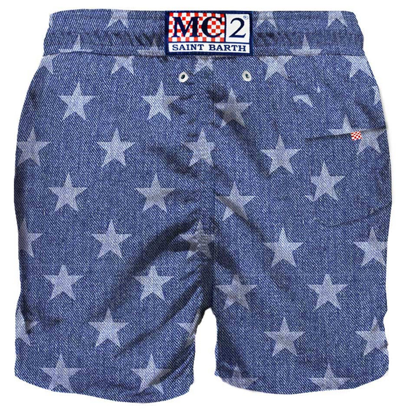 Boxer da mare di media lunghezza con stelle blu