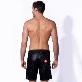 Karierte Badeshorts mit kontrastierendem Seitenband