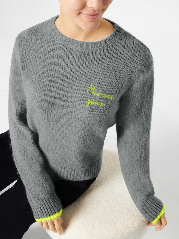 Woman grey brushed sweater with Mai una Gioia embroidery